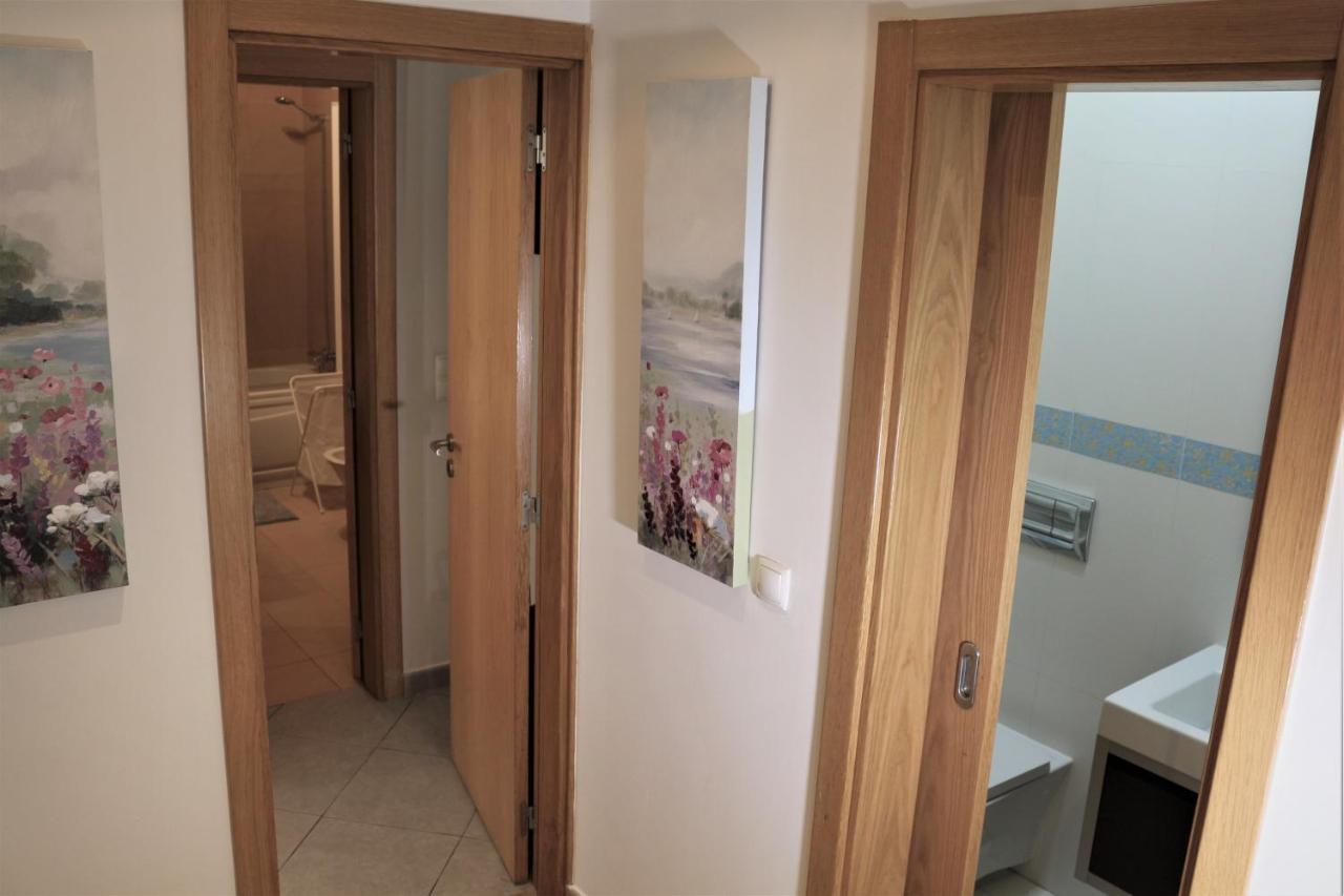 Lovely Apartment In Carvoeiro By The Beach ภายนอก รูปภาพ