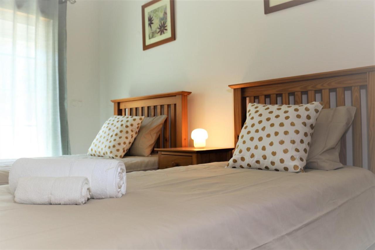 Lovely Apartment In Carvoeiro By The Beach ภายนอก รูปภาพ