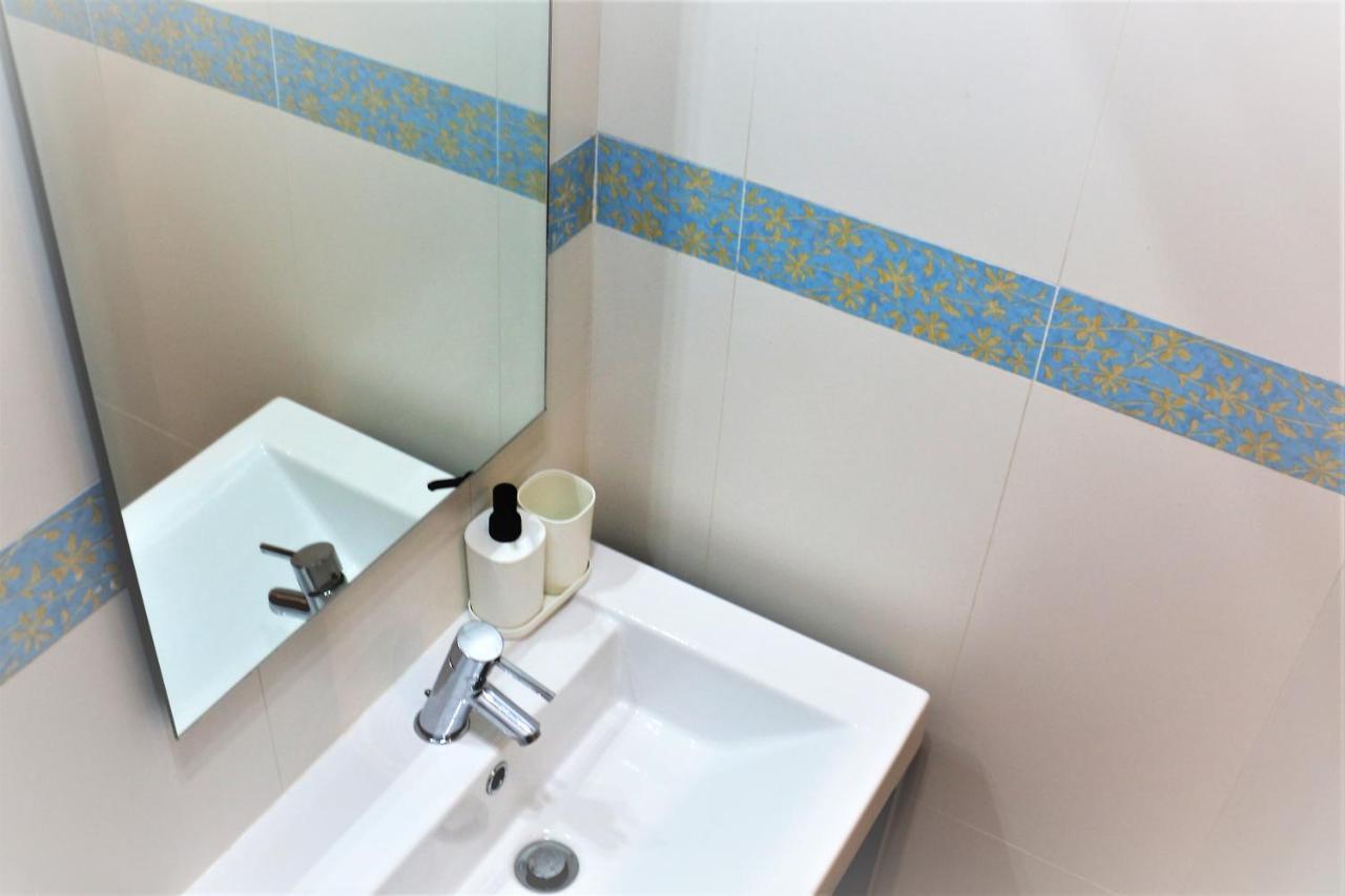 Lovely Apartment In Carvoeiro By The Beach ภายนอก รูปภาพ