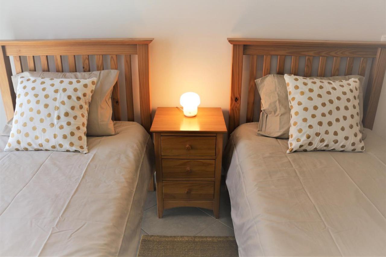 Lovely Apartment In Carvoeiro By The Beach ภายนอก รูปภาพ