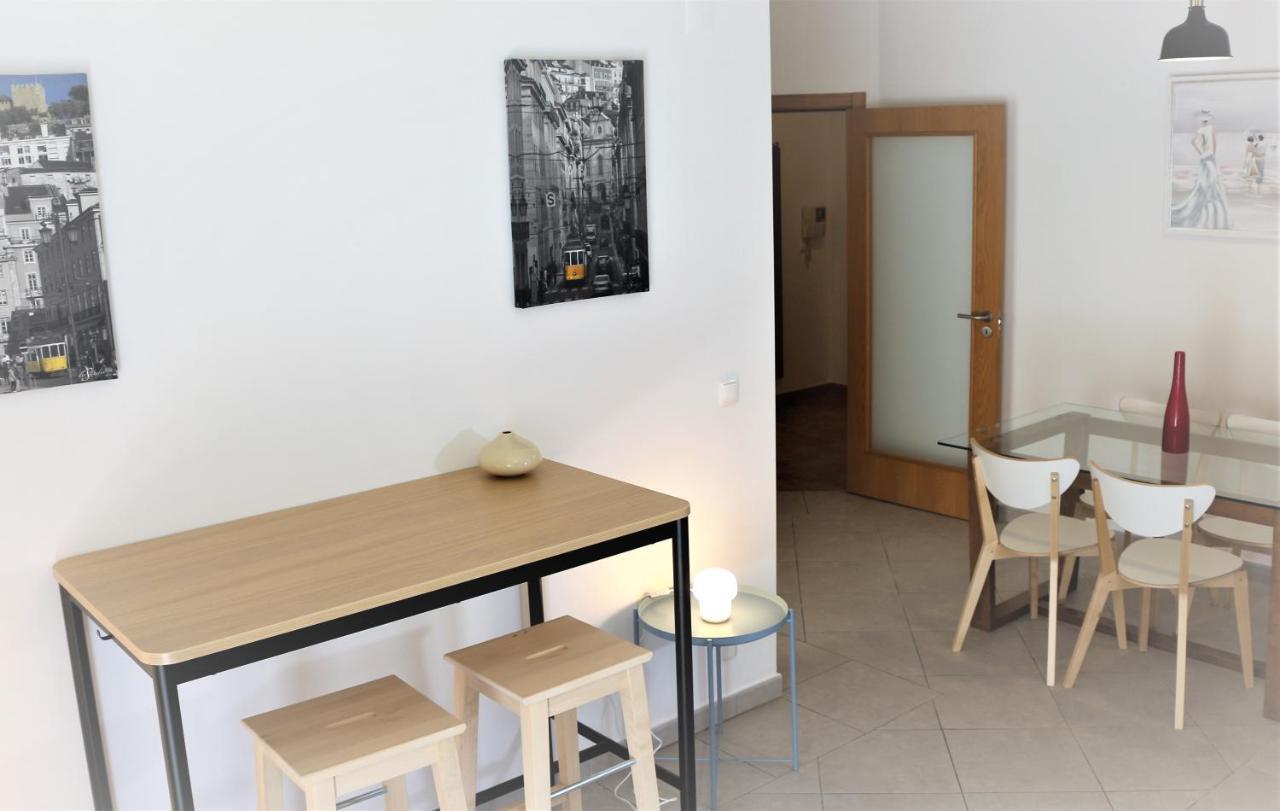 Lovely Apartment In Carvoeiro By The Beach ภายนอก รูปภาพ